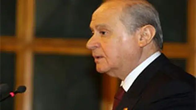 'Kendi kokuşmuş tarihlerine baksınlar'