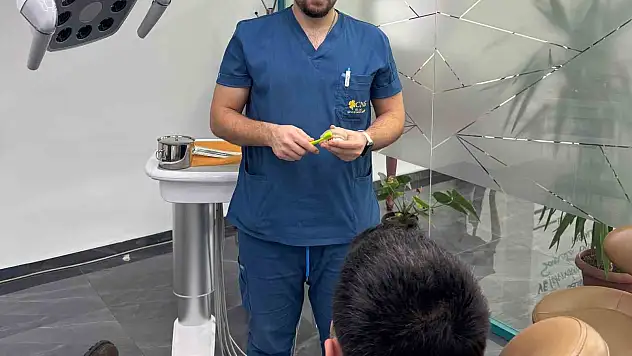 Uzmanlardan uyarı, aile bireyleri diş fırçalarını aynı yerde tutmasın