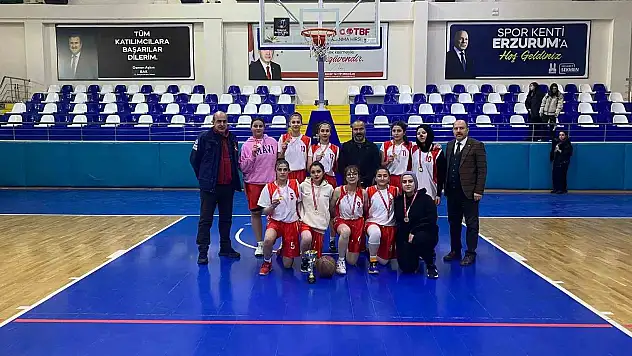 Mehmet Akif'in perileri şampiyon