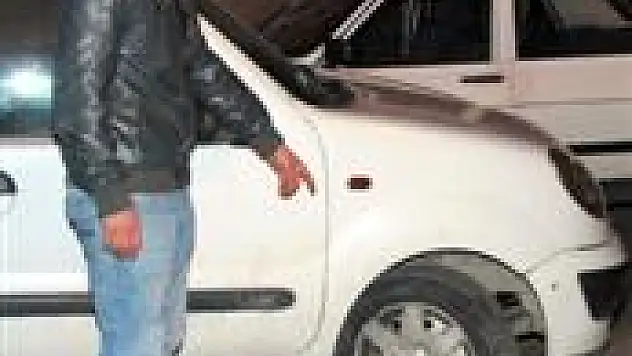 Park halinde 15 aracın lastiği kesildi