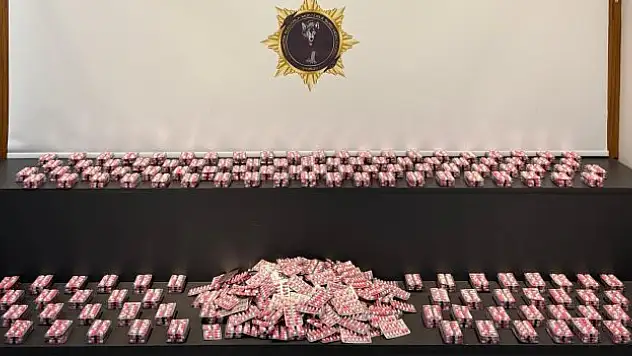 10 bin adet sentetik ecza yakalandı