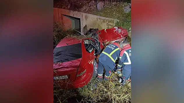 Otomobil kanala uçtu