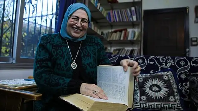 Ay yıldızlı yüzüğü Esed'in devrilmesiyle takabildi