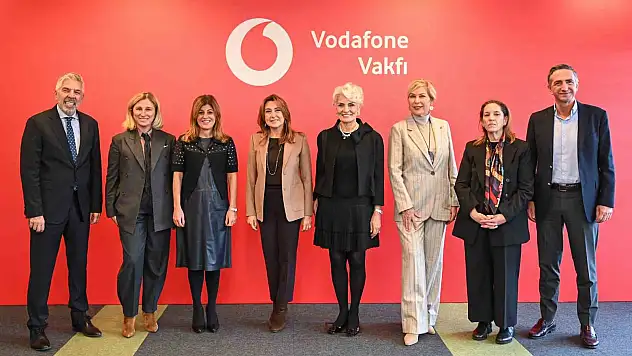 Vodafone Vakfı Danışma Kurulu üyeleri geleceğin yapay zekâ yıldızlarıyla buluştu