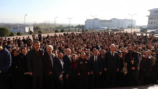 Alper Gezeravcı, öğrencilerle buluştu