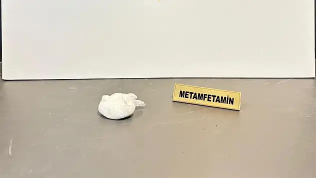 Şüpheli şahıslar uyuşturucuyla yakalandı