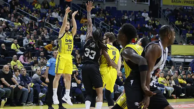 Basketbolda derbinin kazananı Fenerbahçe