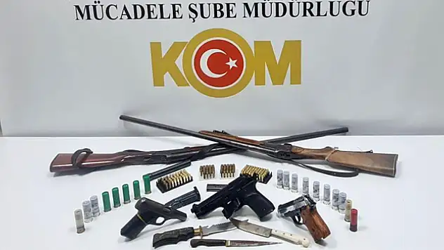 Kavak'ta 2 adet ruhsatsız tabanca