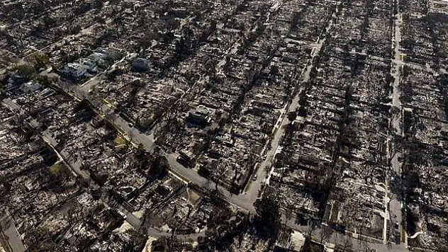 Son 40 yıldaki en geniş kentsel alan yandı