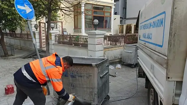 'Çöp konteynerlerinin bakımını yapıp tasarruf ediyoruz'