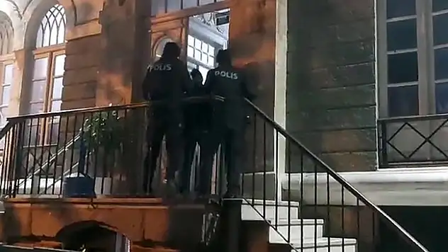 25 yılla aranan cinayet zanlısını İzmir polisi yakaladı