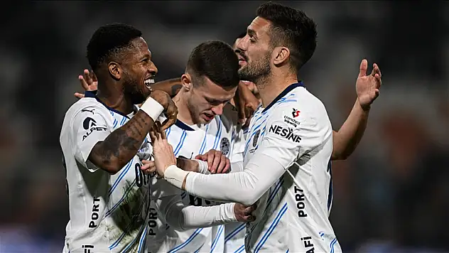 Fenerbahçe, zirveyle farkı 6'ya indirdi