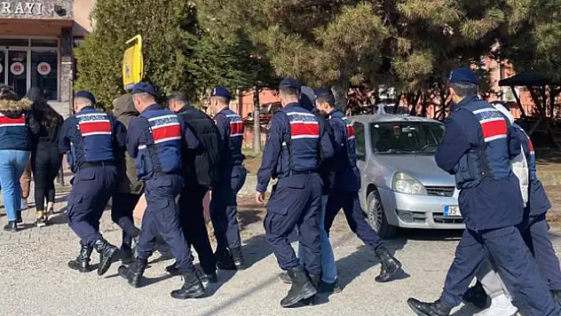 Uyuşturucu partisine baskın