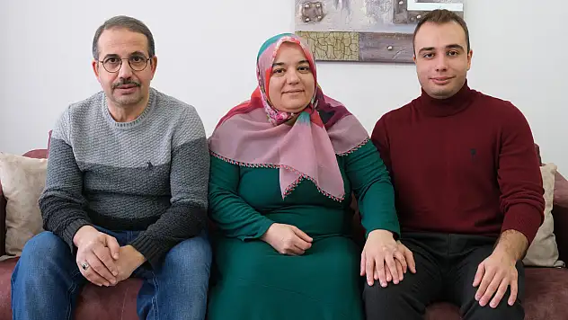 Elazığ'da depremde enkazdan çıkarılan Çelik ailesi TOKİ konutlarında huzurla yaşıyo