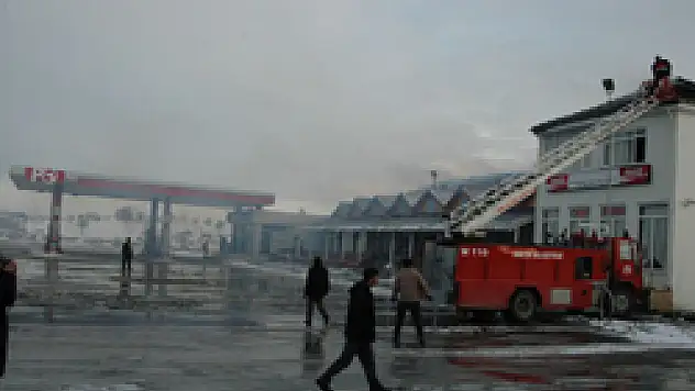 Akaryakıt istasyonunda yangın