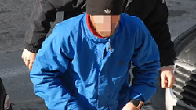 Adliyede polise direndi