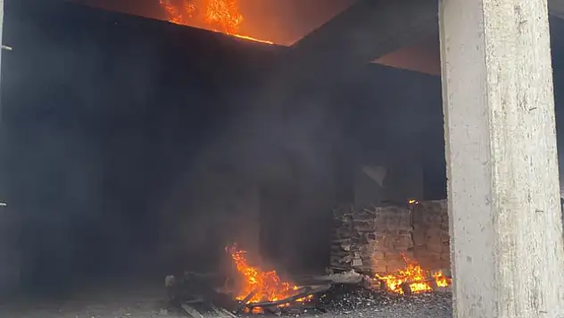 6 katlı inşaatta yangın