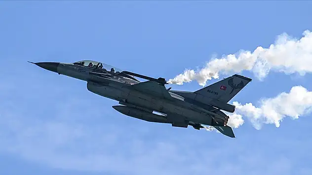 SOLOTÜRK'ün eğitim uçuşları nefesleri kesti