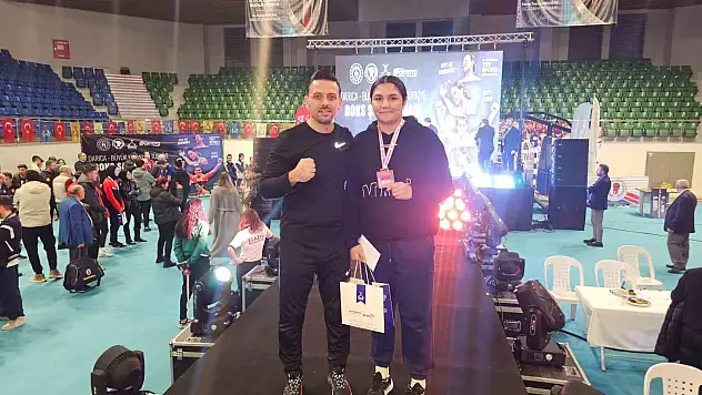 Aydınlı Yağmur, Türkiye 3'üncüsü olmaya hak kazandı