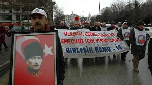 BİRLEŞİK KAMU-İŞ'TEN 'SENDİKA YASASI' PROTESTOSU
