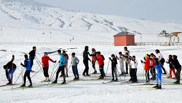 Kayakçılar yarışlara hazırlanıyor