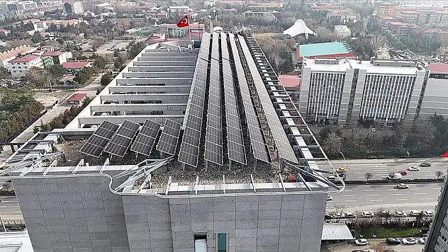 İŞKUR, tükettiği elektrikte güneşten faydalanıyor