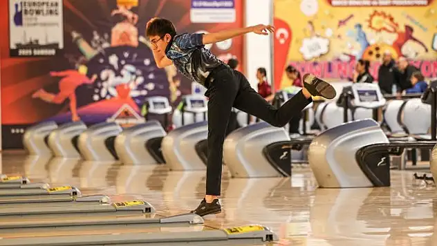 Dereceye giren sporcular ödüllerine kavuştu