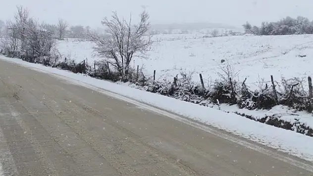 YÜKSEK KESİMLERE KAR YAĞDI