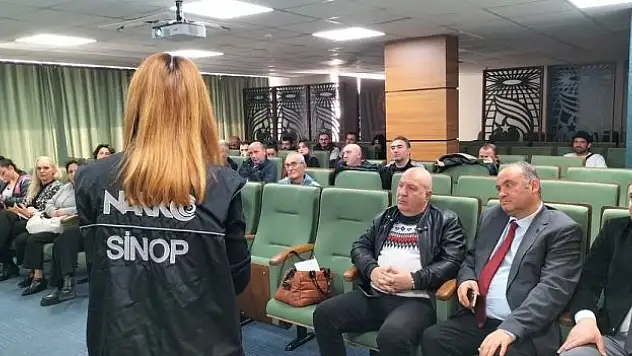 Gençlerle iletişimde bilinçli ve donanımlı olmak hedefleniyor