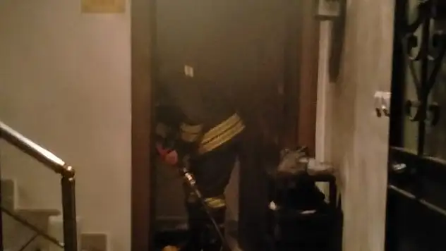 Kiracı evde yangın çıkardı