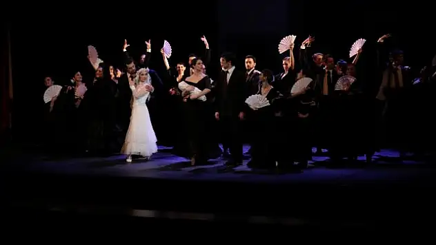 'Kanlı Düğün' sahnede