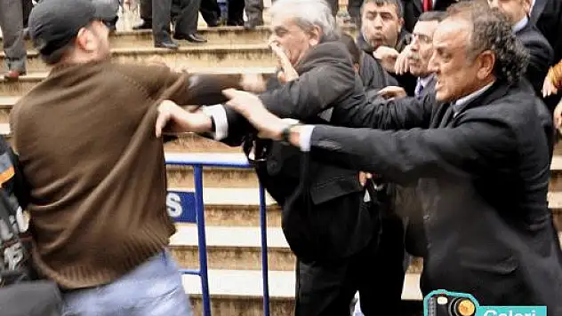 Ahmet Türk'e yumruk atan genç başkana hakaretten yargılanıyor