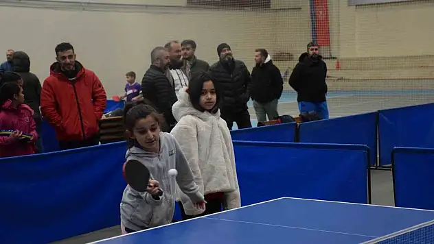 Masa tenisi müsabakaları  bitti