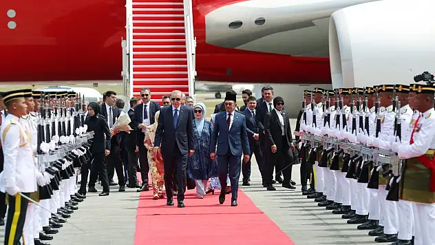 Cumhurbaşkanı erdoğan malazya ziyarete gitti