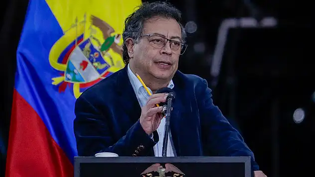 Kolombiya Devlet Başkanı Petro istifa istedi