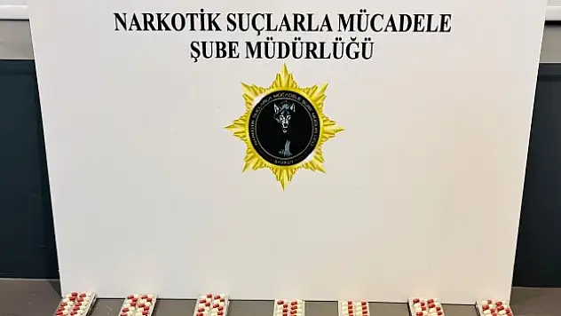 Bin 746 adet sentetik ecza ele geçirildi