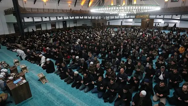 Berat Kandili Özel Programı