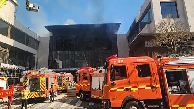 Otel inşaatında yangın çıktı