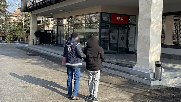 Afyonkarahisar'da göçmen kaçakçılığı operasyonu