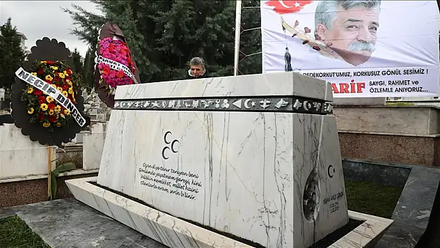 Şair ve bestekar Ozan Arif, anıldı