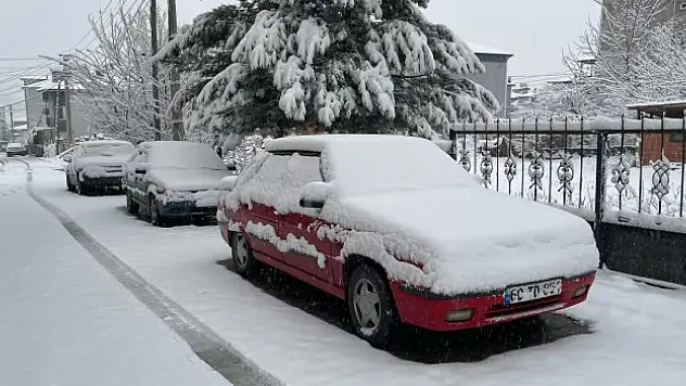 Kar kalınlığı 30 santimetreye ulaştı