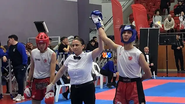 Kütahyalı genç sporcular Türkiye Kick Boks Şampiyonası'ndan madalyalarla döndü