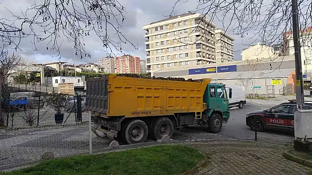 Ataşehir'de kaçak döküm yapan hafriyat kamyonu sürücüsüne 647 bin TL ceza