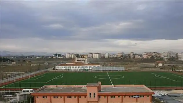 Çarşamba Suni Çim Sahası Hizmete Açıldı