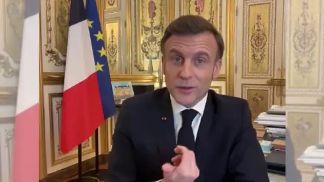 Macron'dan Trump'a: 'Putin'e karşı zayıf olamazsın'