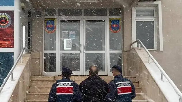 Eski hakim yakalandı