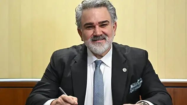 Yönünü Türk dünyasına çevirdi