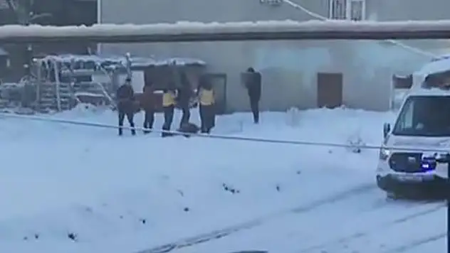 Cansız nedeni karlar içinde bulundu