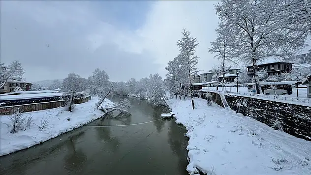 Birçok ilde kar yağışı ve soğuk hava etkili oluyor