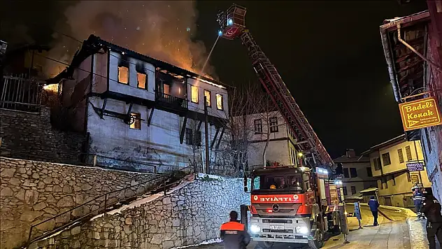Safranbolu'da tarihi konak yandı